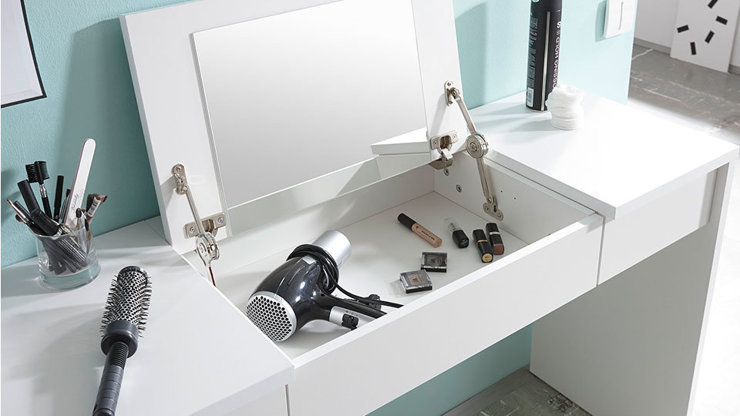 Imaginea Masa machiaj Lipstick